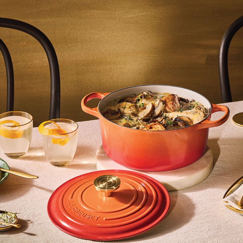 Signature Round Dutch Oven with Crucible Knob - Image 9