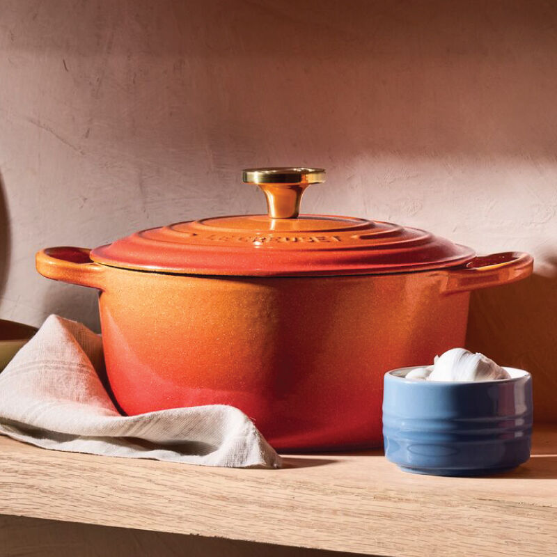 Signature Round Dutch Oven with Crucible Knob - Image 2