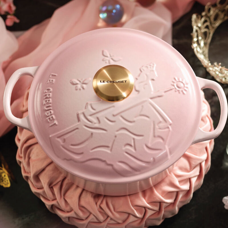 Wicked Collection Glinda Embossed Signature Round Dutch Oven - Image 2