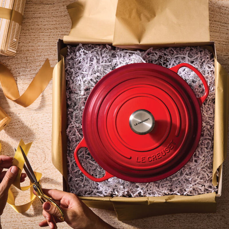 Signature Round Dutch Oven - Image 2