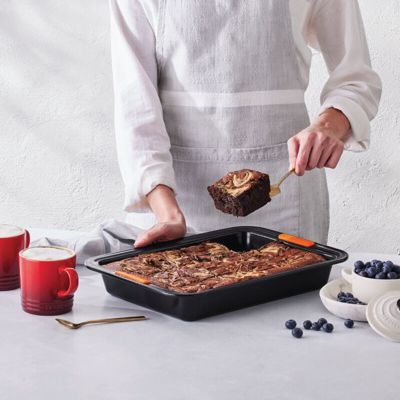 Non-stick Metal Bakeware Rectangular Cake Pan - Image 4