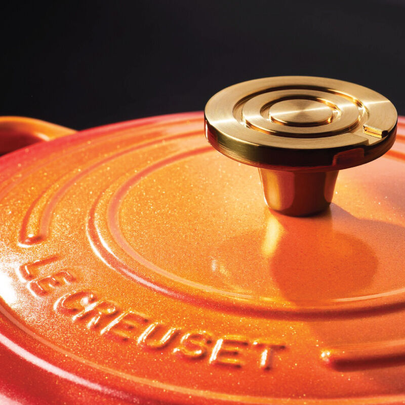 Signature Round Dutch Oven with Crucible Knob - Image 5