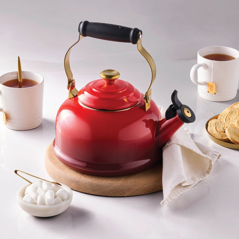 Classic Whistling Kettle - Image 4
