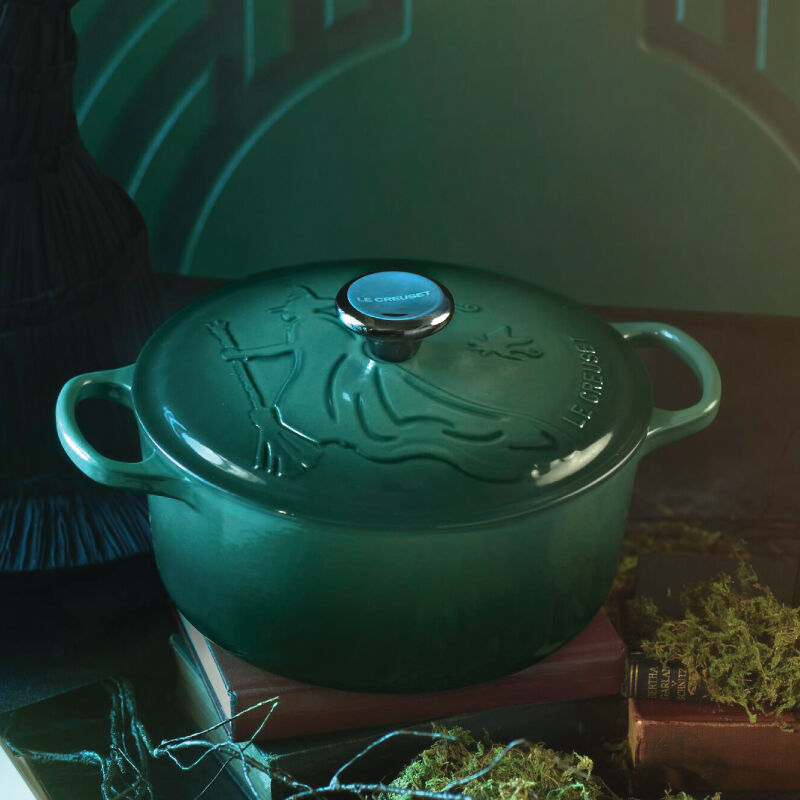 Wicked Collection Elphaba Embossed Signature Round Dutch Oven - Image 3